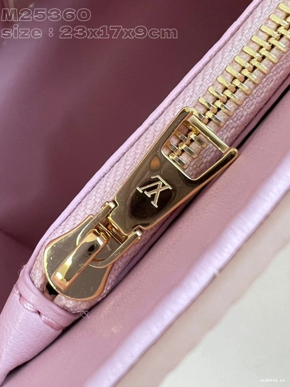 WIS TWIST LOUIS VUITTON MM-23*17*9.5CM 1105